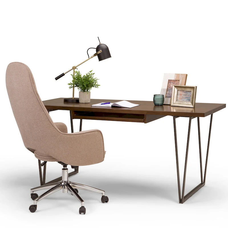 Bureau de travail industriel moderne en bois massif de 66 pouces de large, brun vieilli naturel